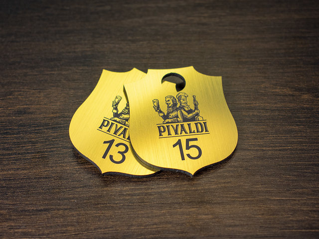 номерок для гардероба из пластика